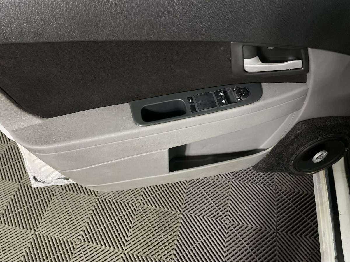 Lada (ВАЗ) Priora с пробегом — 2011 год. Фото: #5