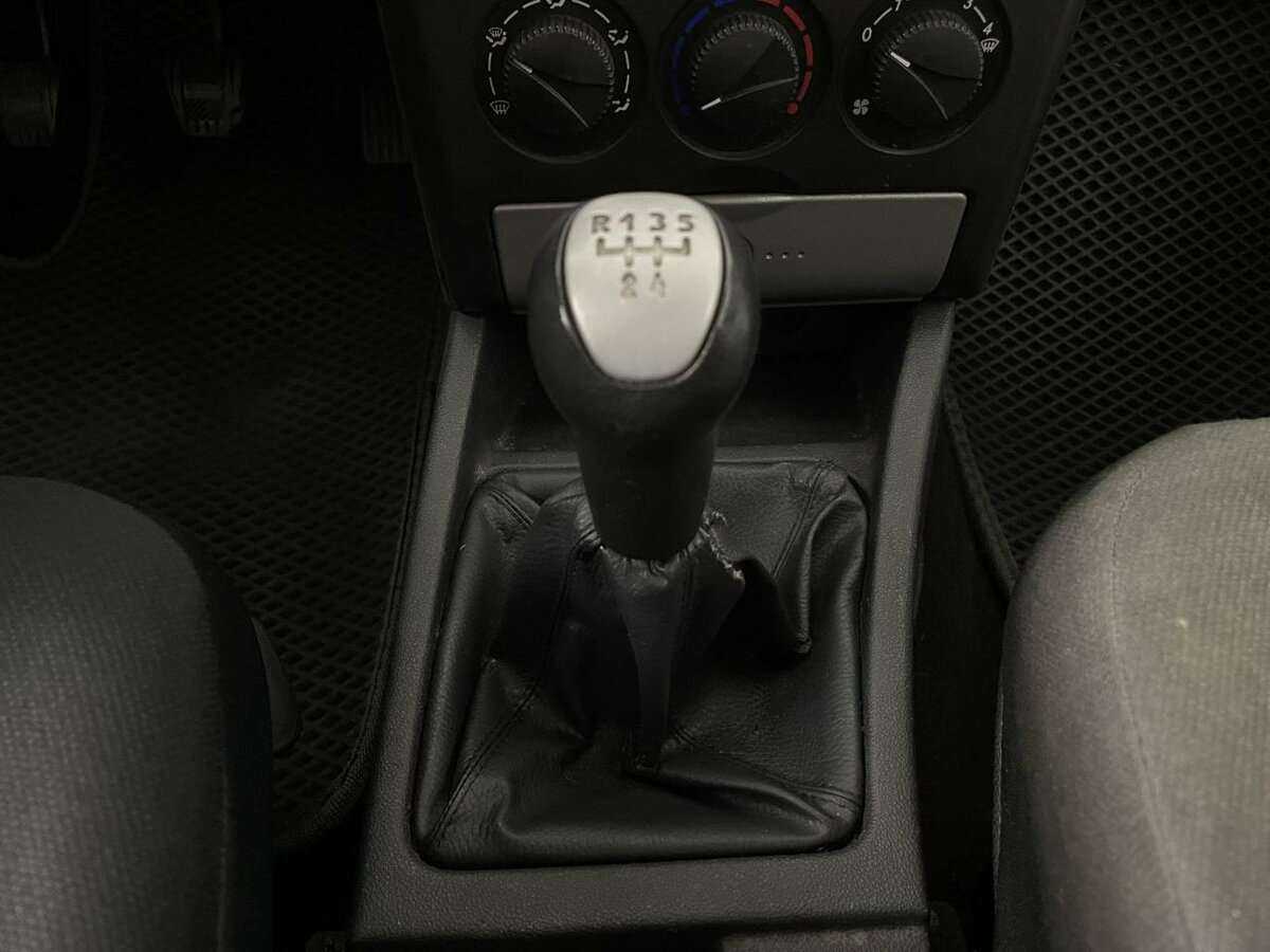 Lada (ВАЗ) Priora с пробегом — 2011 год. Фото: #10