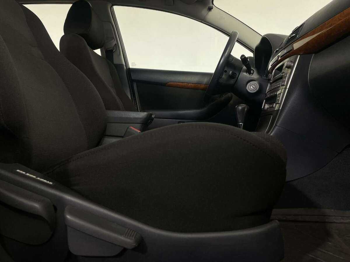 Toyota Avensis с пробегом — 2008 год. Фото: #13