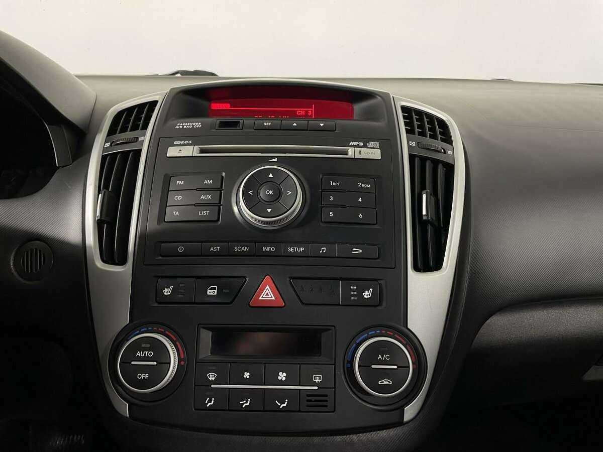 Kia Ceed с пробегом — 2011 год. Фото: #11