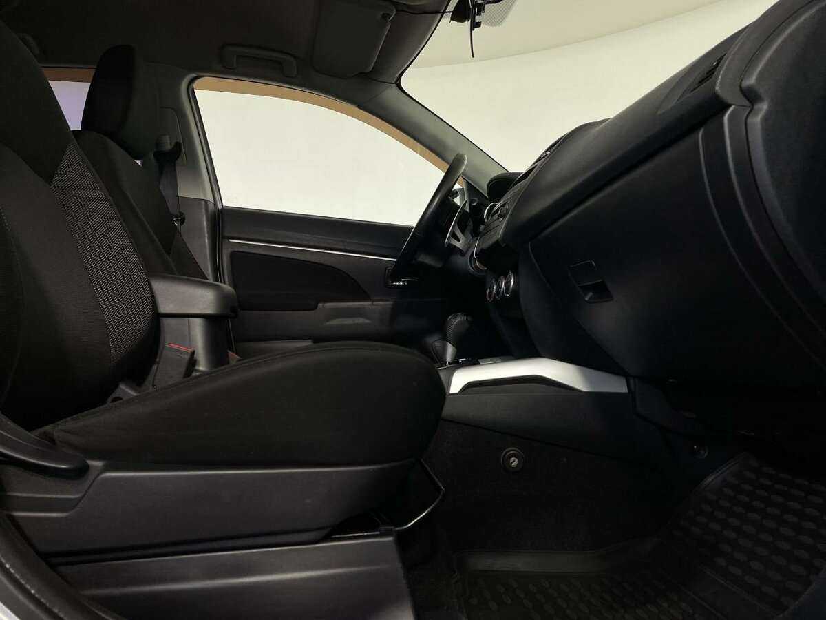 Mitsubishi ASX с пробегом — 2010 год. Фото: #13