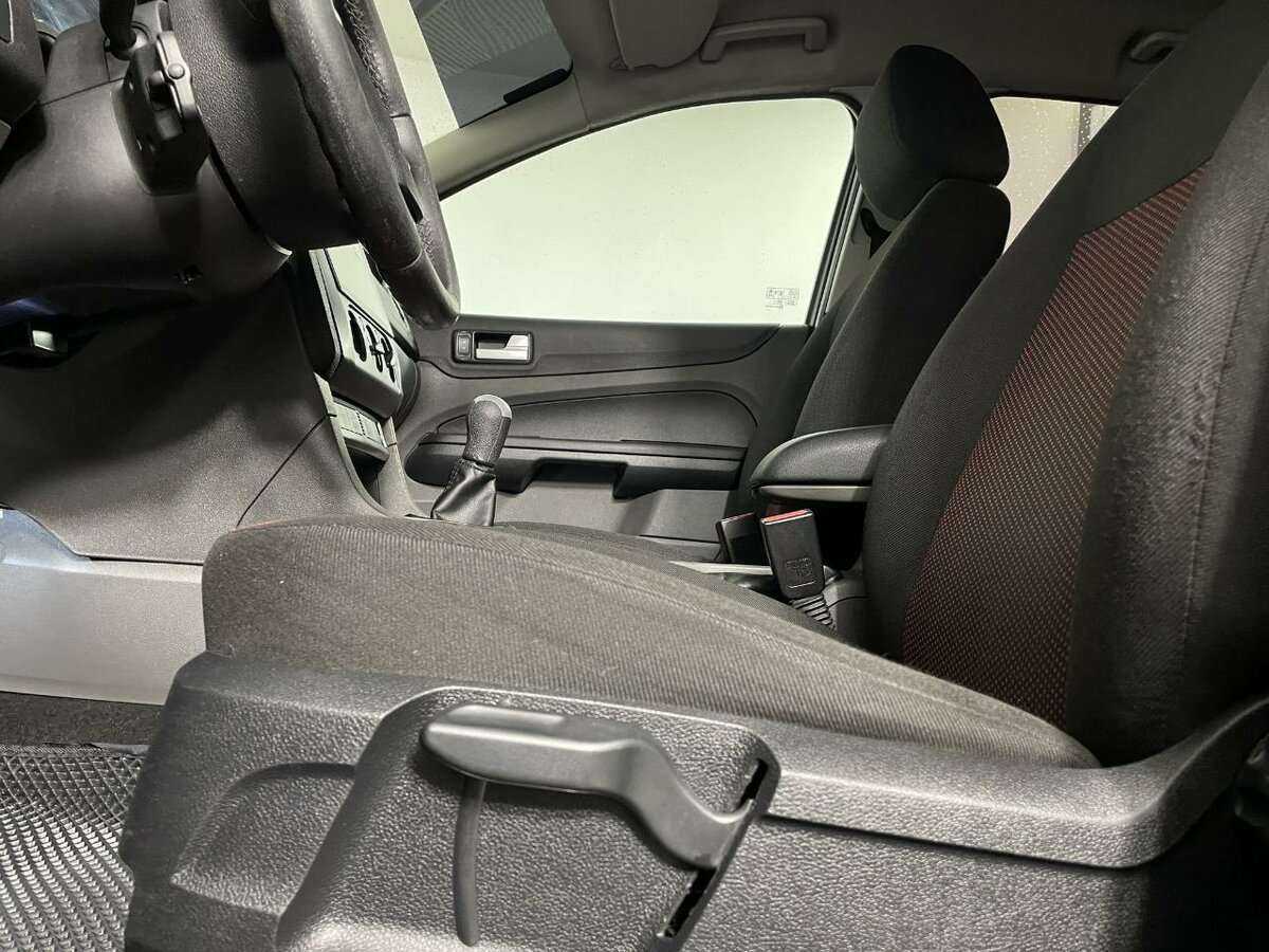 Ford Focus с пробегом — 2007 год. Фото: #9