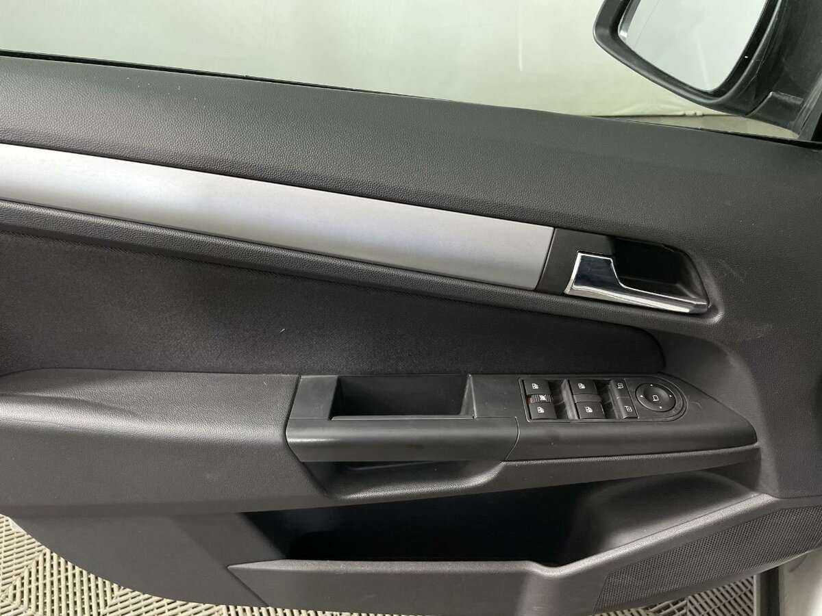 Opel Astra с пробегом — 2010 год. Фото: #6