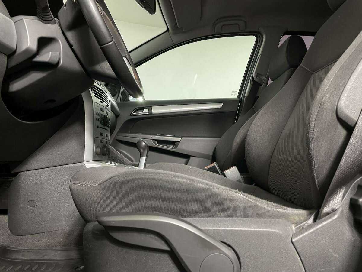 Opel Astra с пробегом — 2010 год. Фото: #8