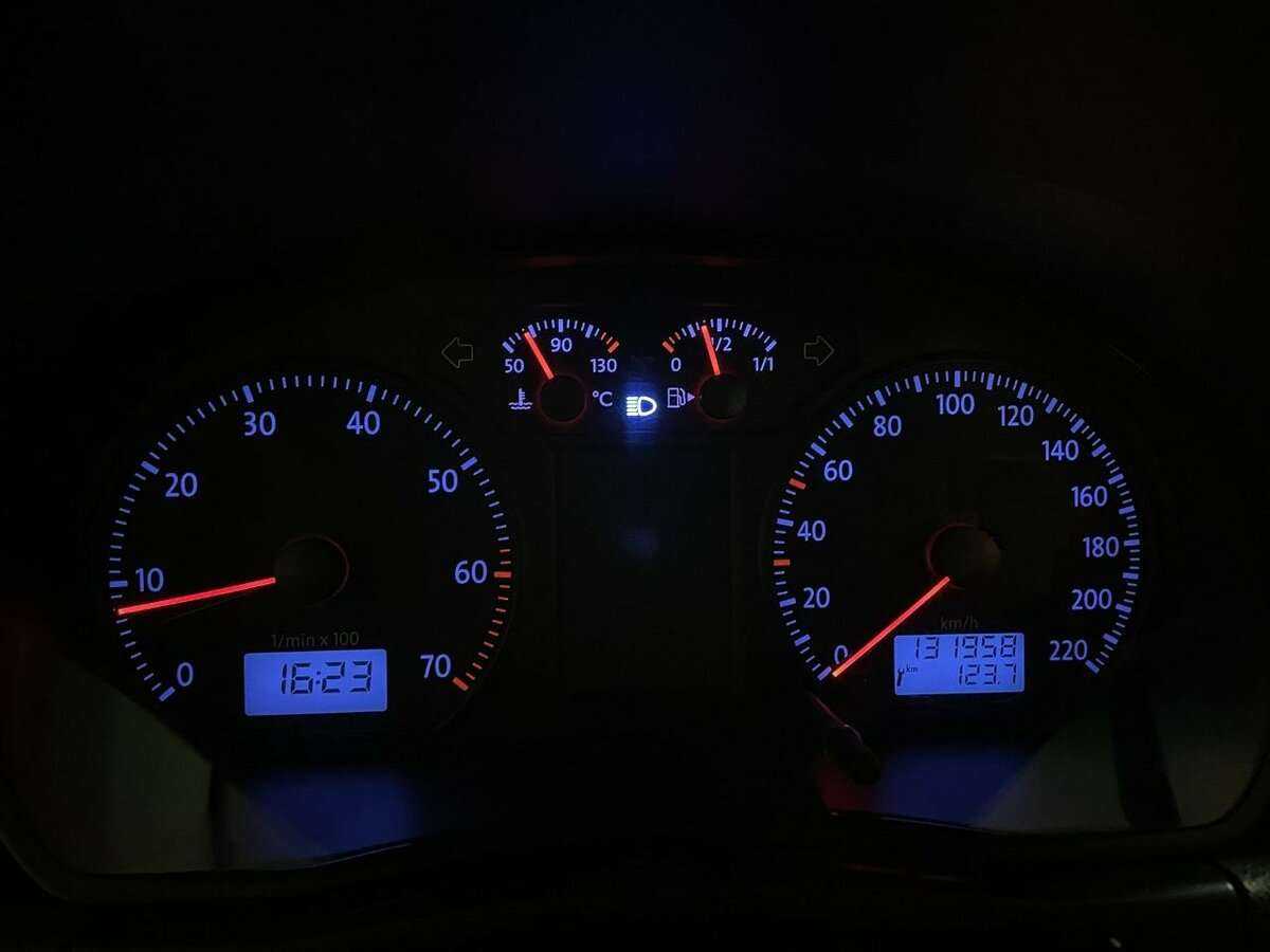 Volkswagen Polo с пробегом — 2008 год. Фото: #10