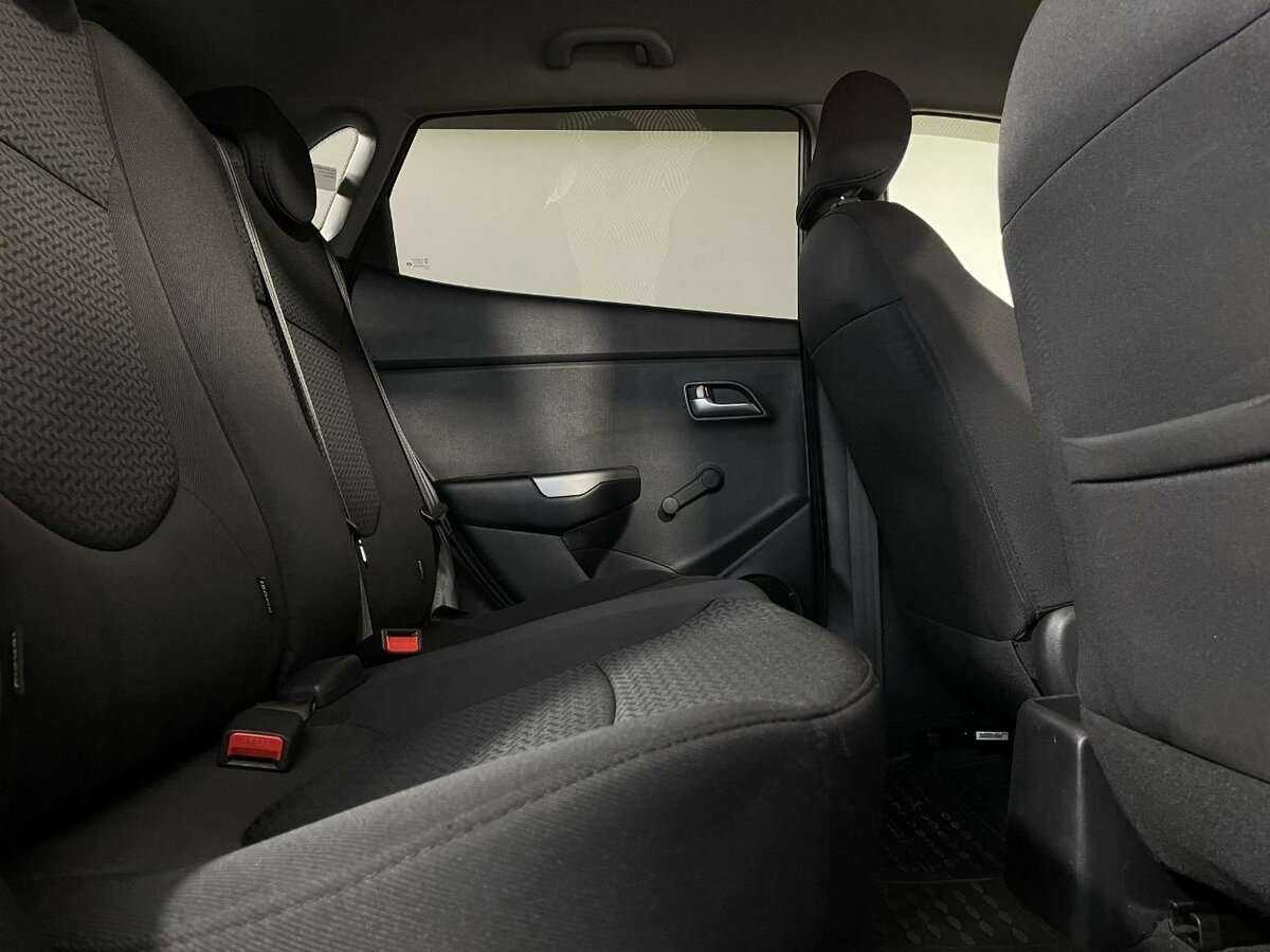 Kia Rio с пробегом — 2016 год. Фото: #16
