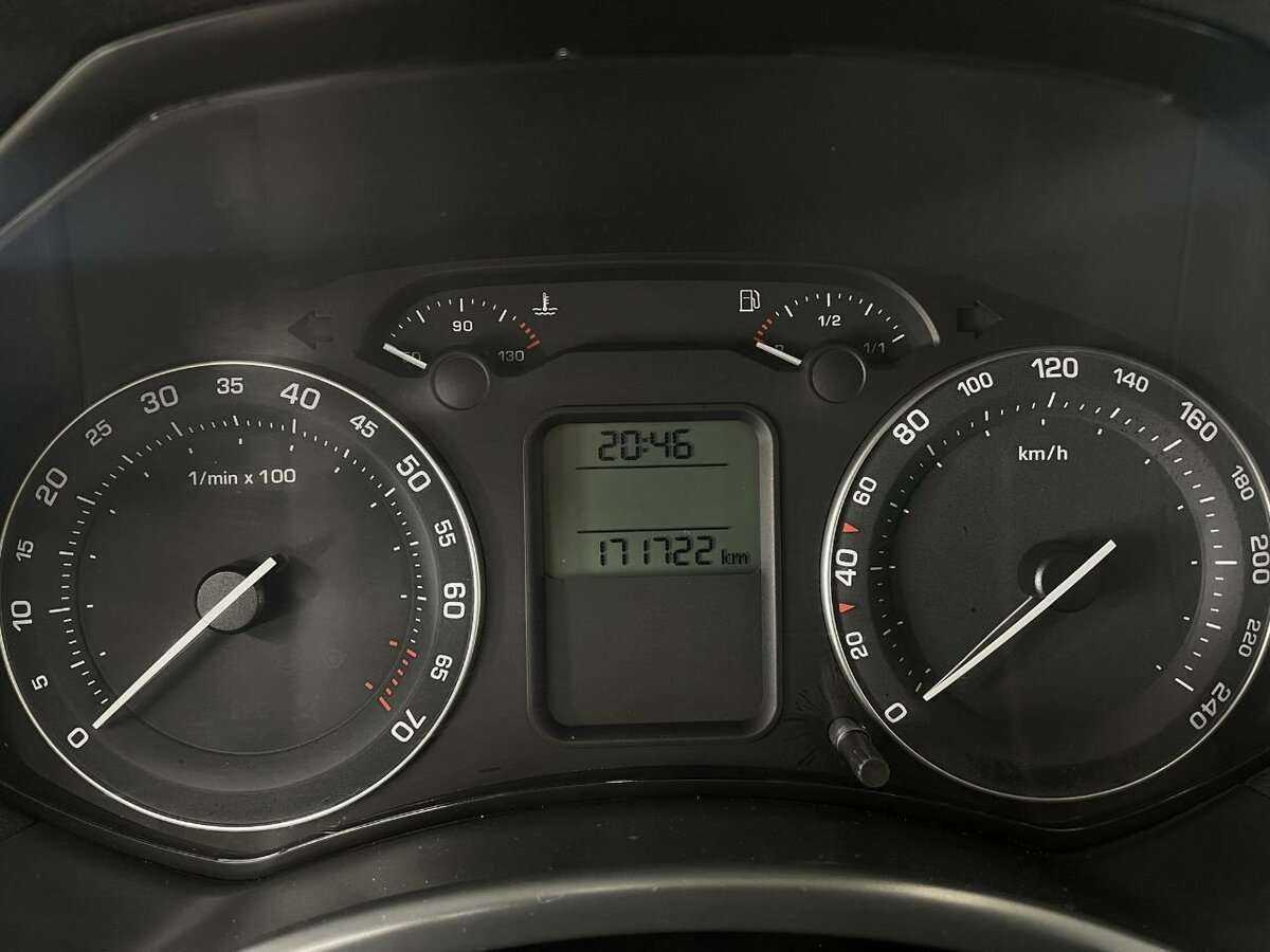 Skoda Octavia с пробегом — 2005 год. Фото: #10