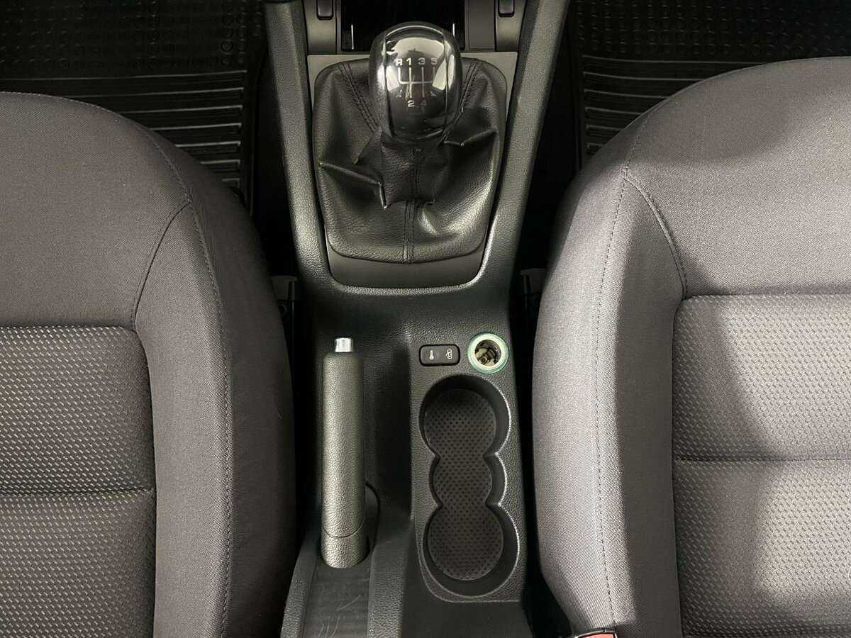 Skoda Octavia с пробегом — 2005 год. Фото: #12