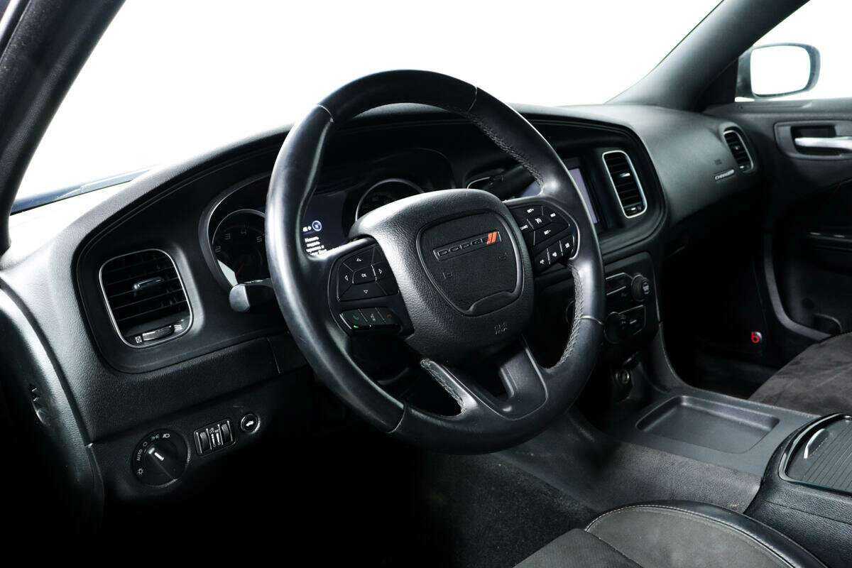 Dodge Charger с пробегом — 2018 год. Фото: #12