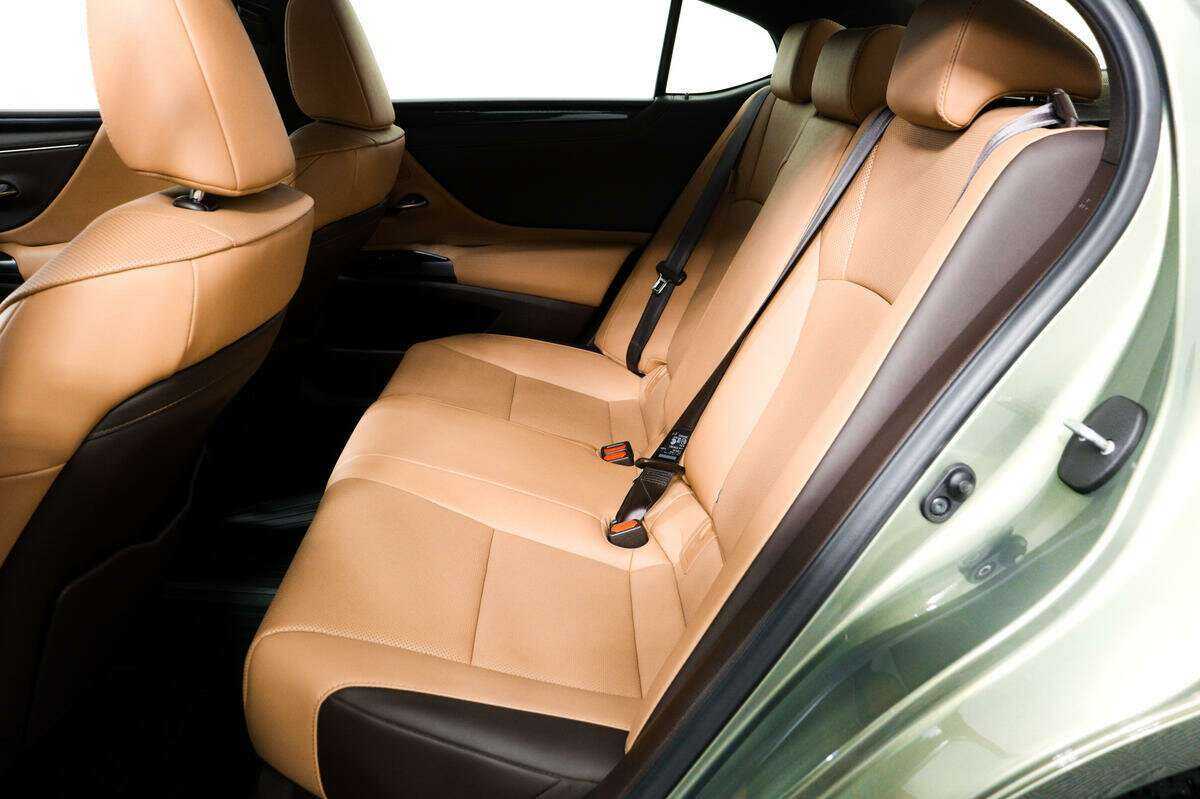 Lexus ES с пробегом — 2021 год. Фото: #11