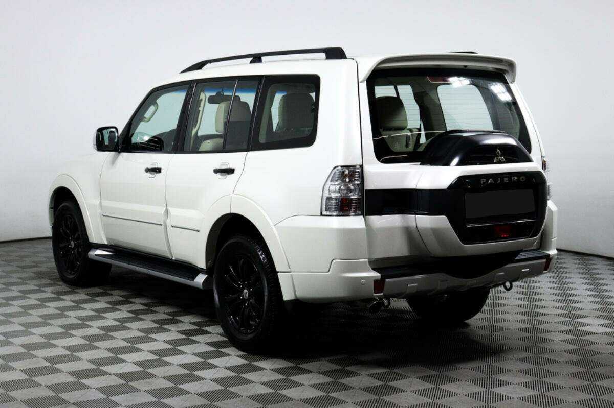 Mitsubishi Pajero с пробегом — 2019 год. Фото: #6