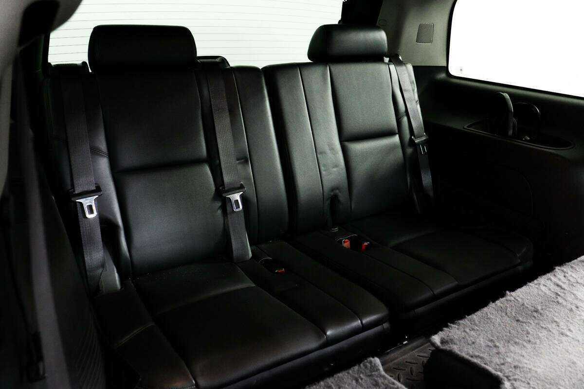 Chevrolet Tahoe с пробегом — 2013 год. Фото: #13