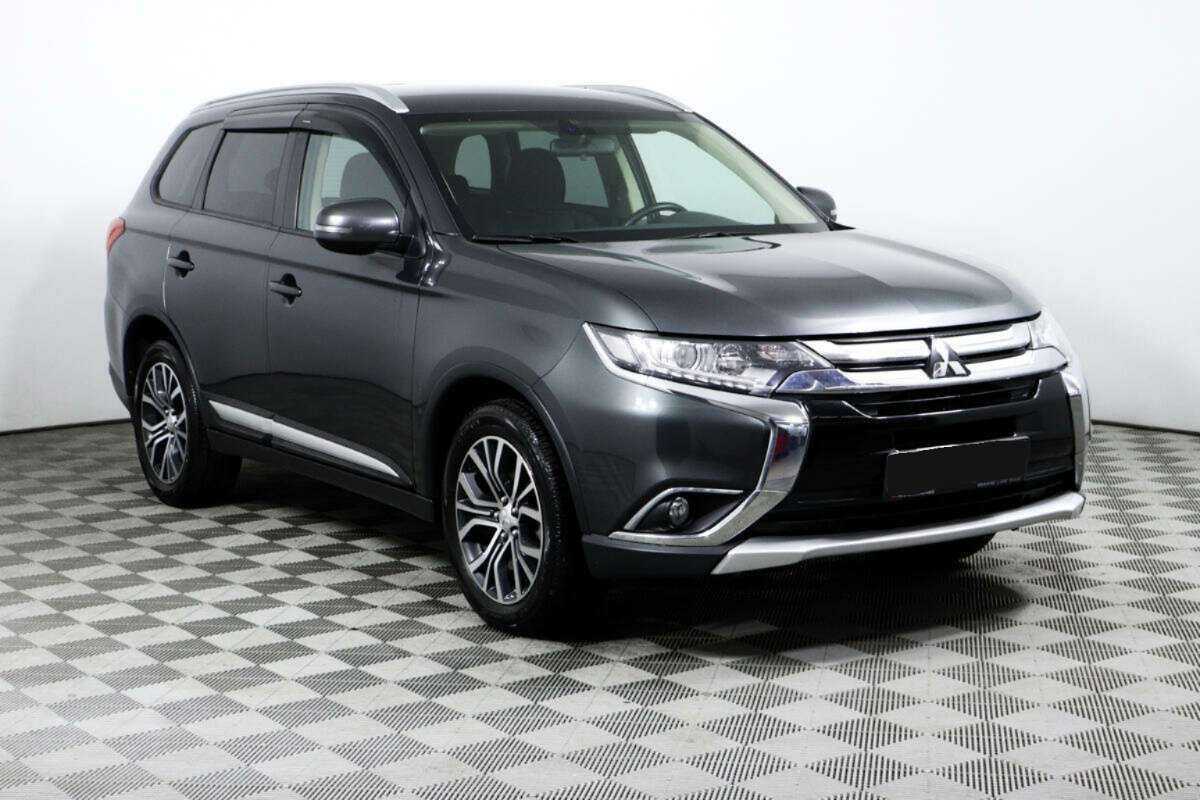 Mitsubishi Outlander с пробегом — 2018 год. Фото: #2