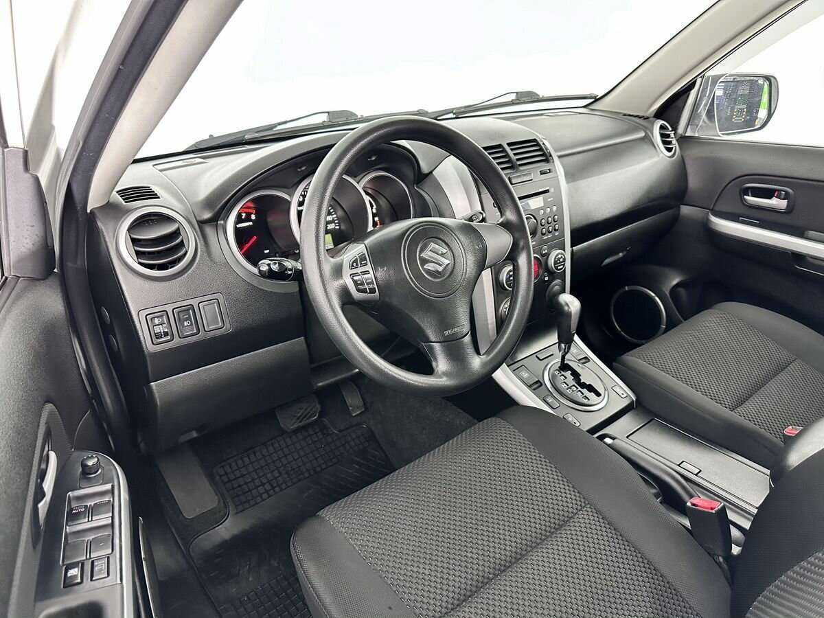 Suzuki Grand Vitara с пробегом — 2011 год. Фото: #6