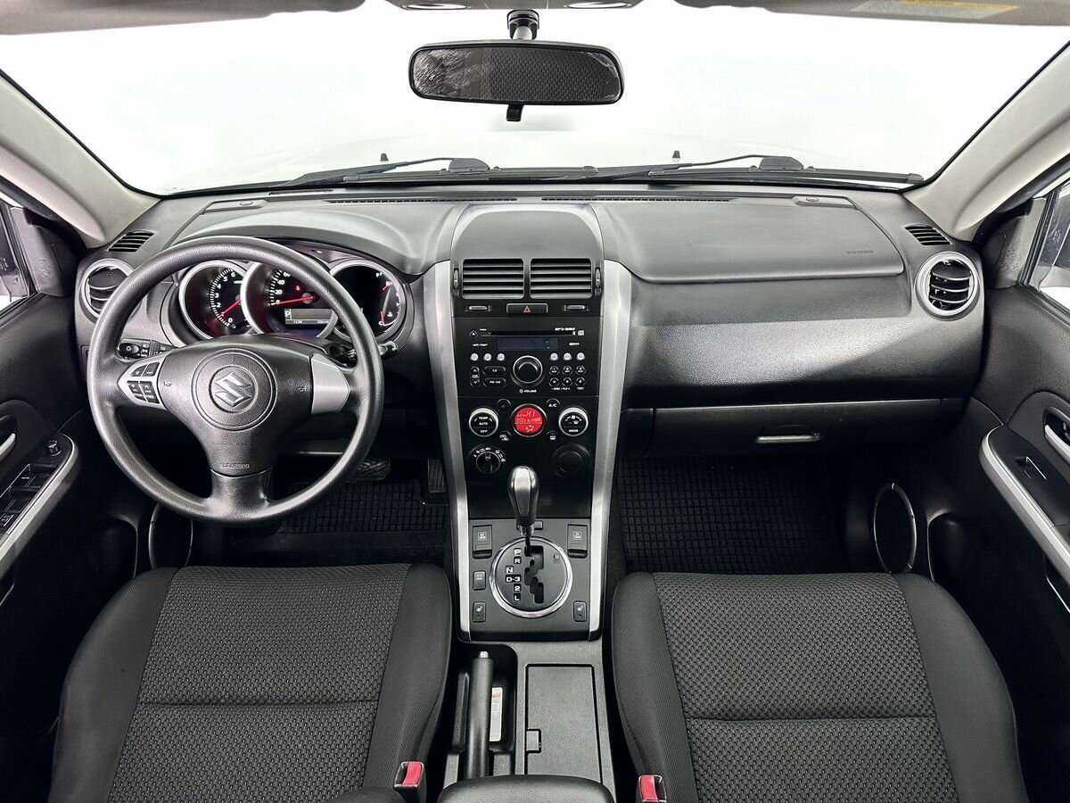 Suzuki Grand Vitara с пробегом — 2011 год. Фото: #8