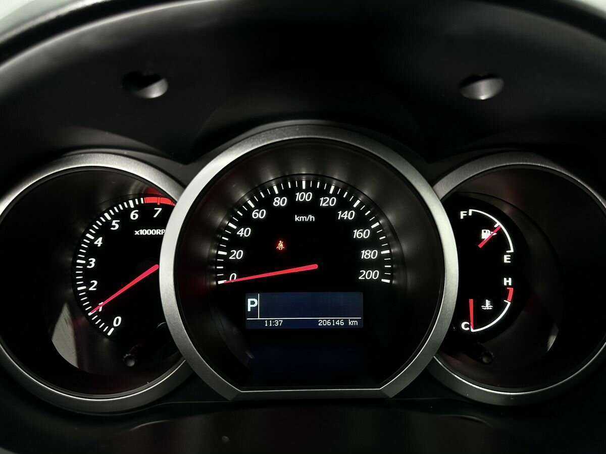 Suzuki Grand Vitara с пробегом — 2011 год. Фото: #10