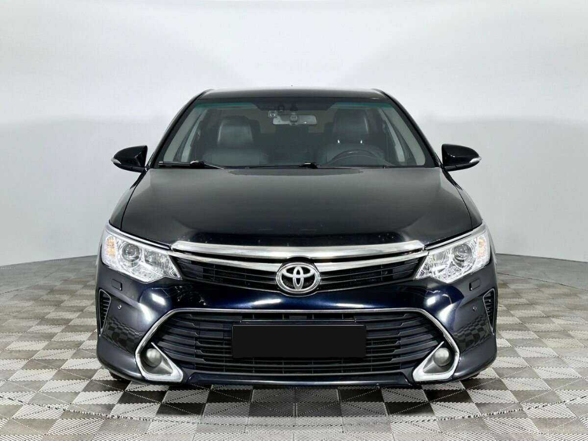 Toyota Camry с пробегом — 2016 год. Фото: #2