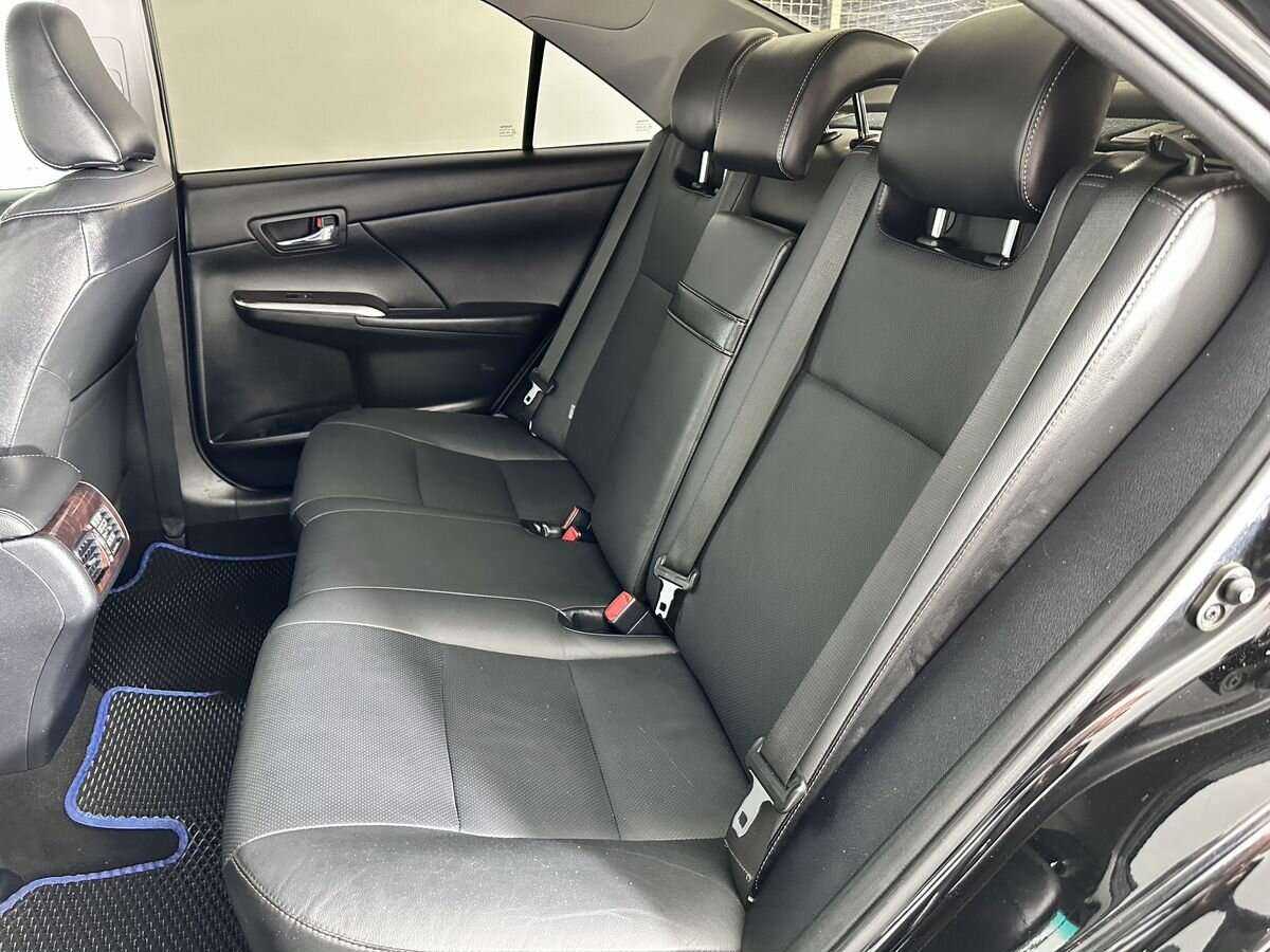 Toyota Camry с пробегом — 2016 год. Фото: #16