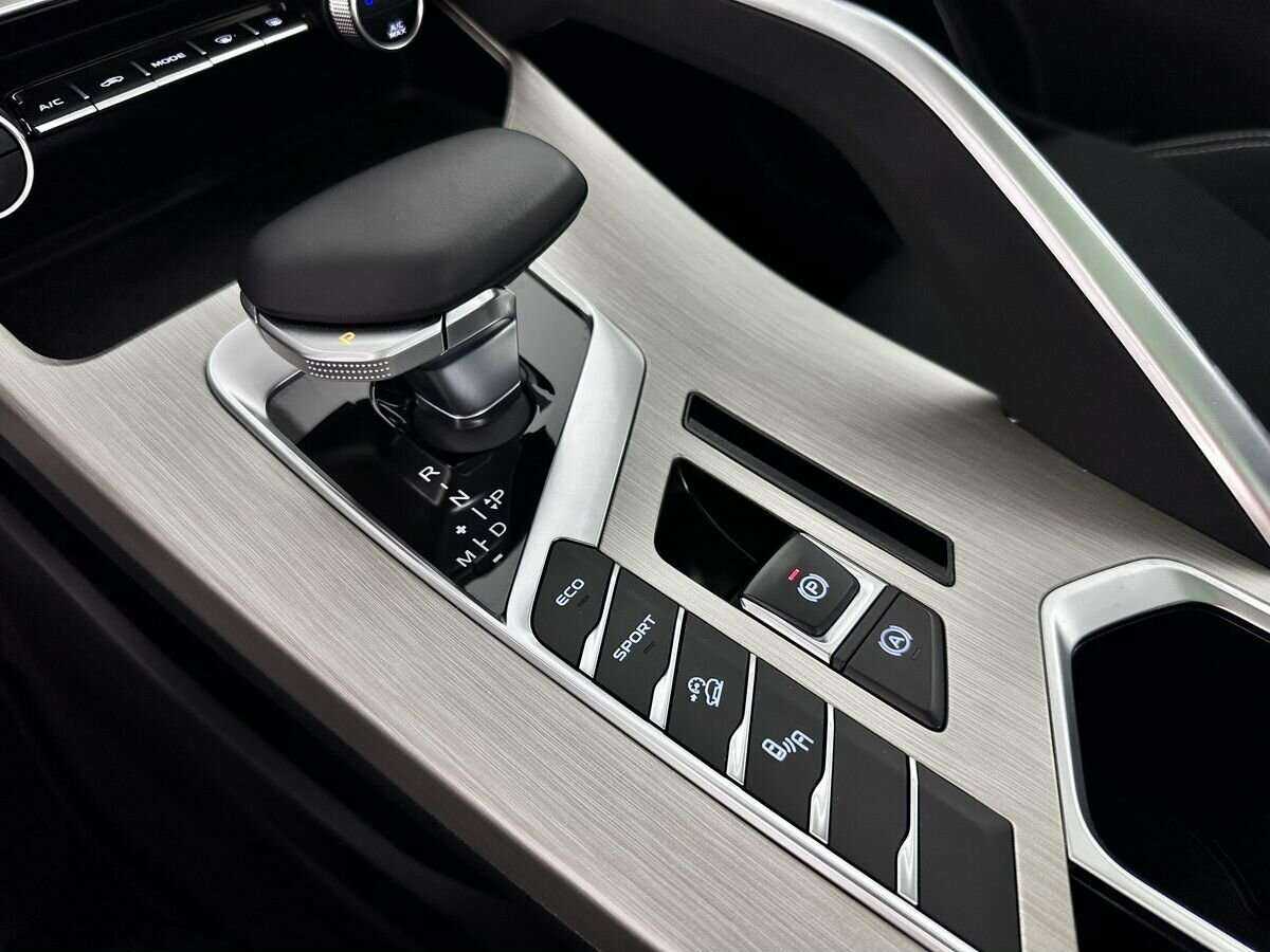 Geely Coolray с пробегом — 2023 год. Фото: #13