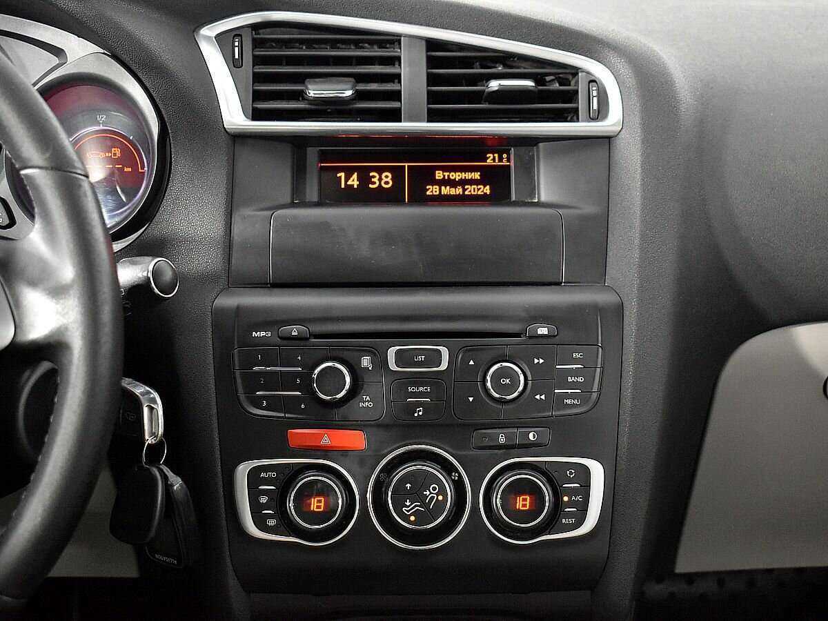 Citroen C4 с пробегом — 2012 год. Фото: #12