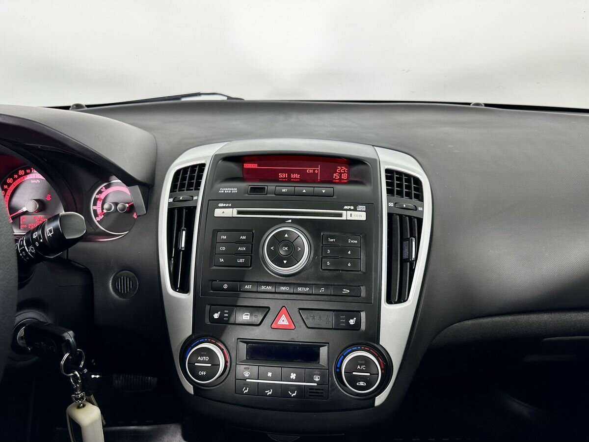 Kia Ceed с пробегом — 2010 год. Фото: #11