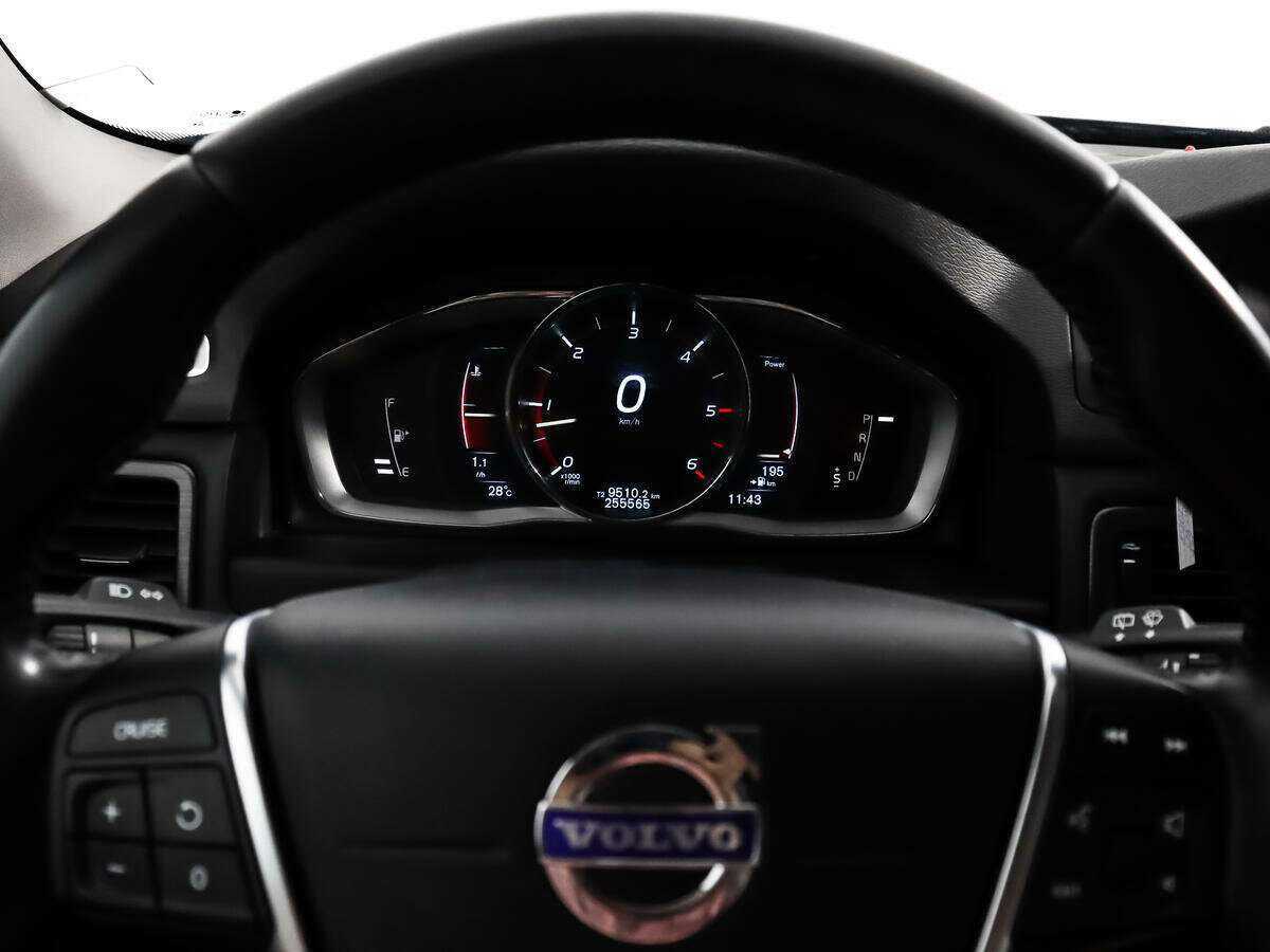 Volvo XC70 с пробегом — 2014 год. Фото: #17