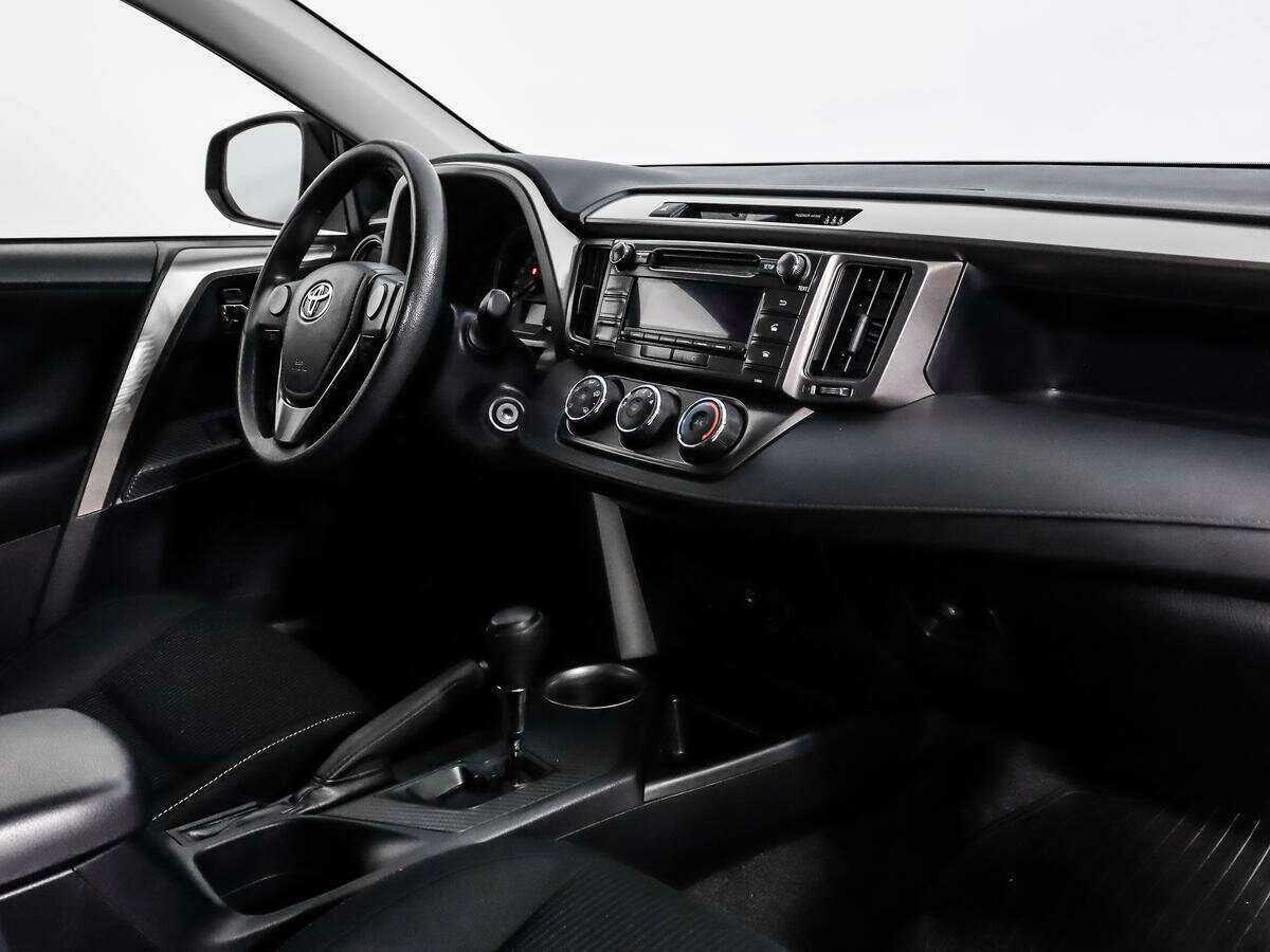 Toyota RAV4 с пробегом — 2013 год. Фото: #10