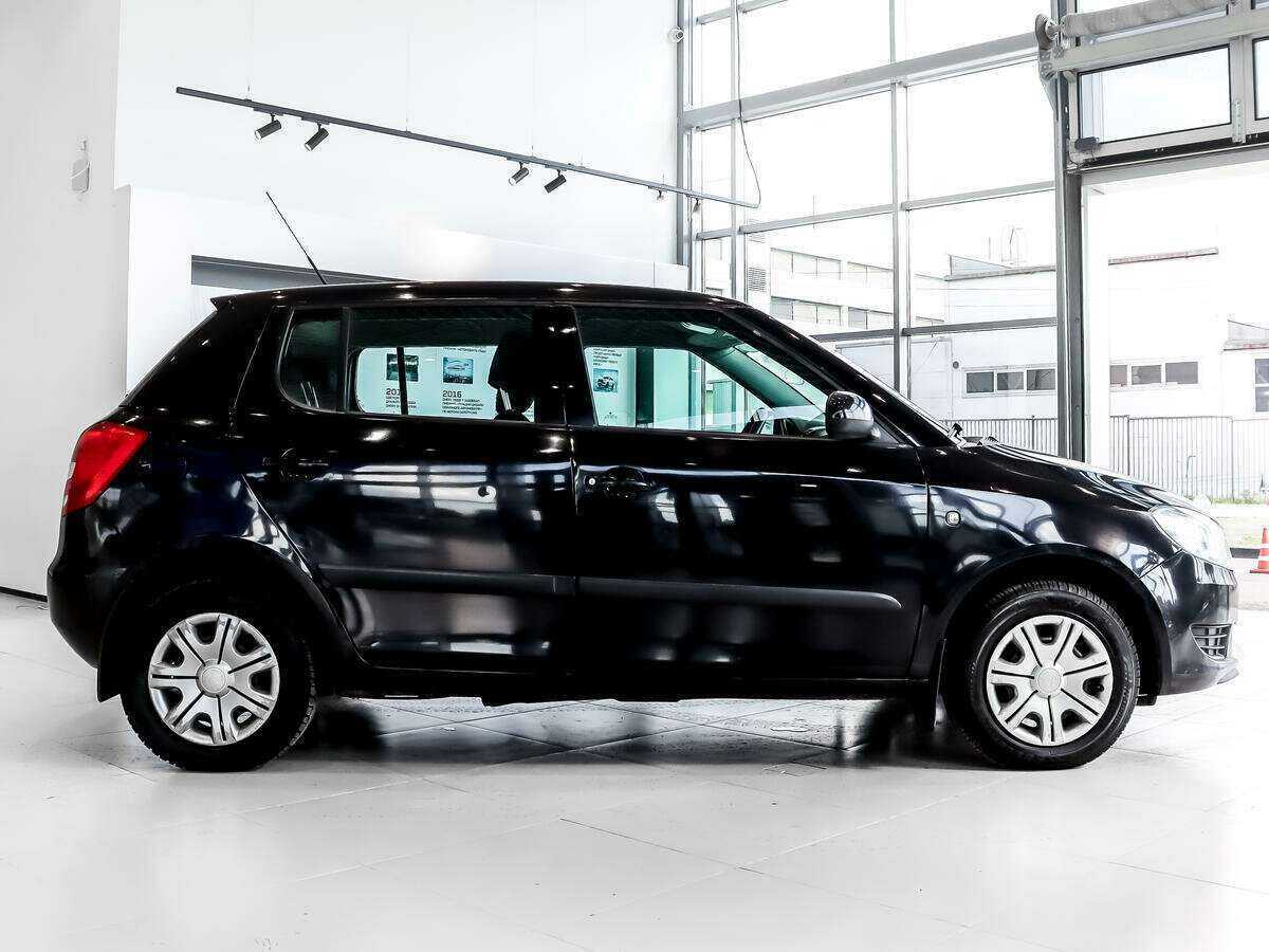 Skoda Fabia с пробегом — 2010 год. Фото: #3