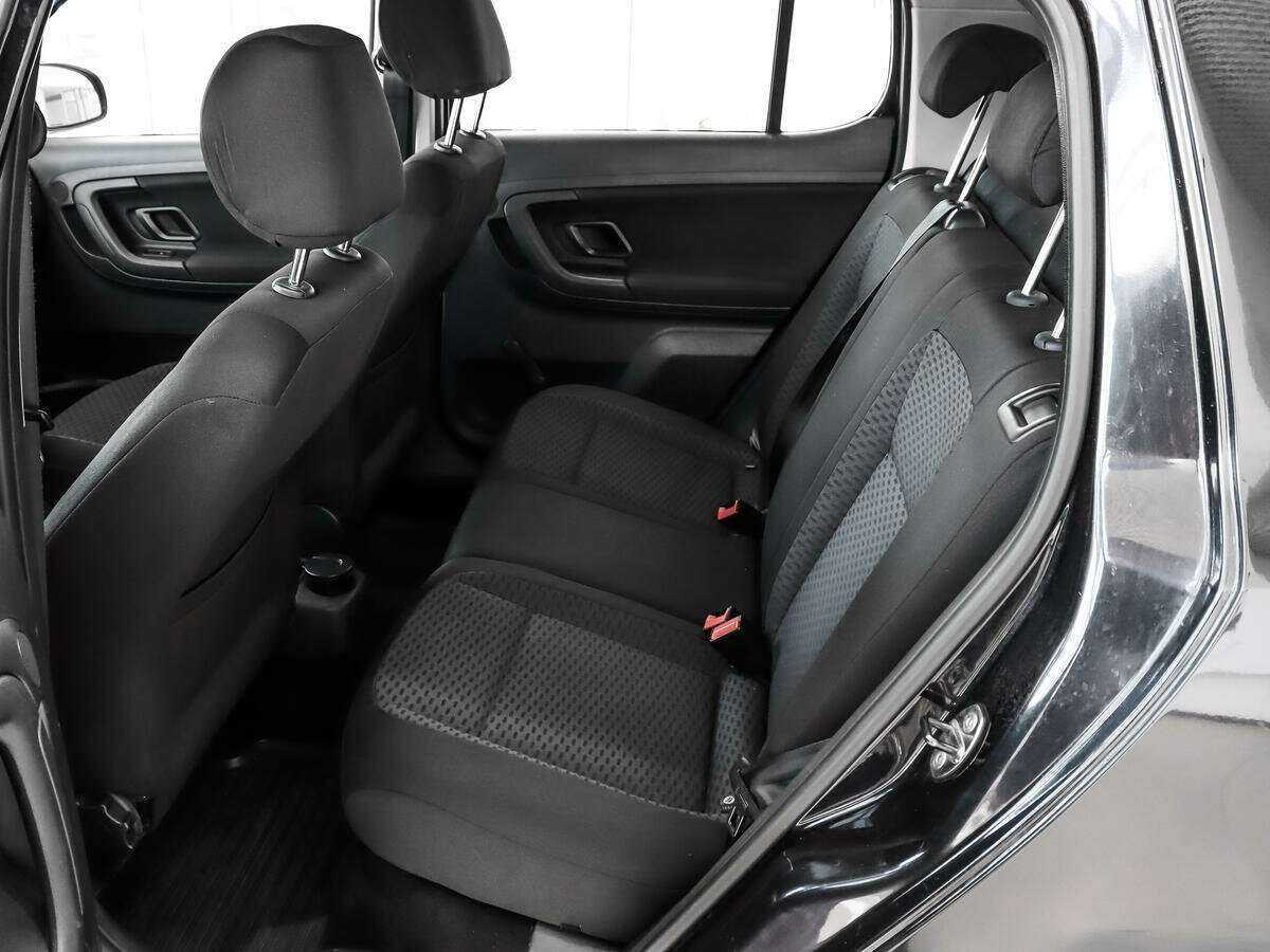 Skoda Fabia с пробегом — 2010 год. Фото: #8