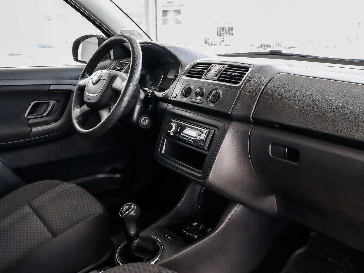 Skoda Fabia с пробегом — 2010 год. Фото: #9