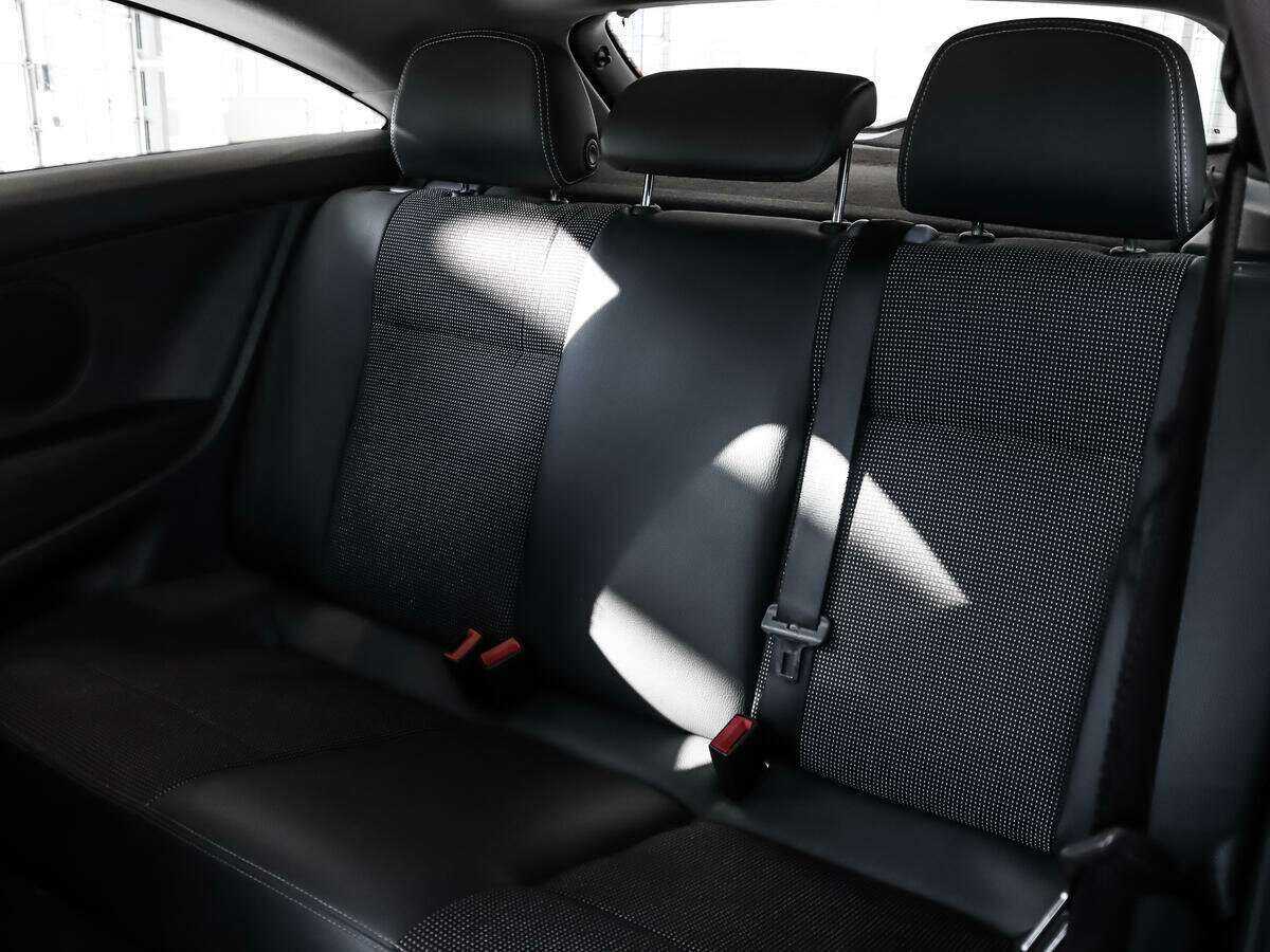 Opel Astra с пробегом — 2008 год. Фото: #9