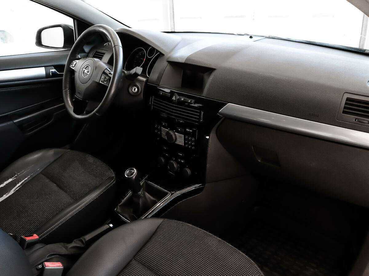 Opel Astra с пробегом — 2008 год. Фото: #10