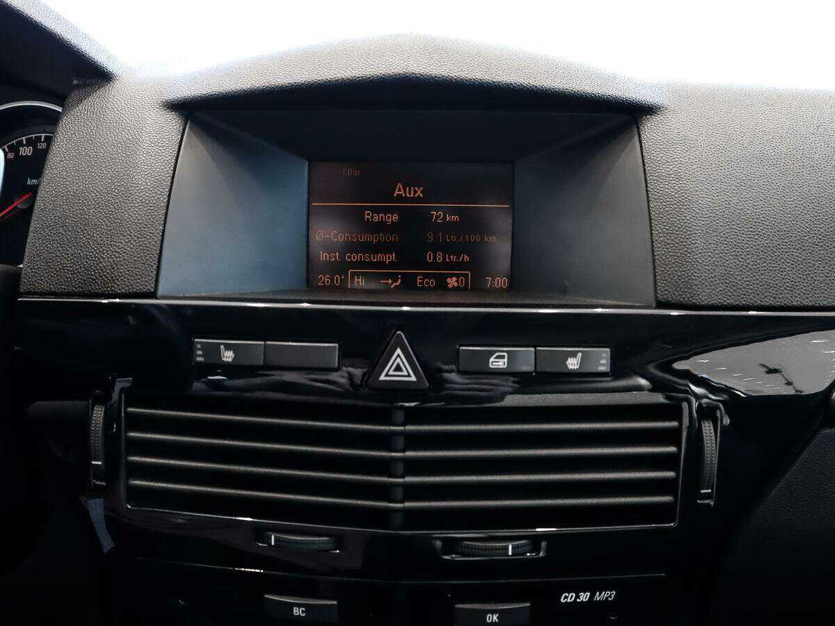 Opel Astra с пробегом — 2008 год. Фото: #13