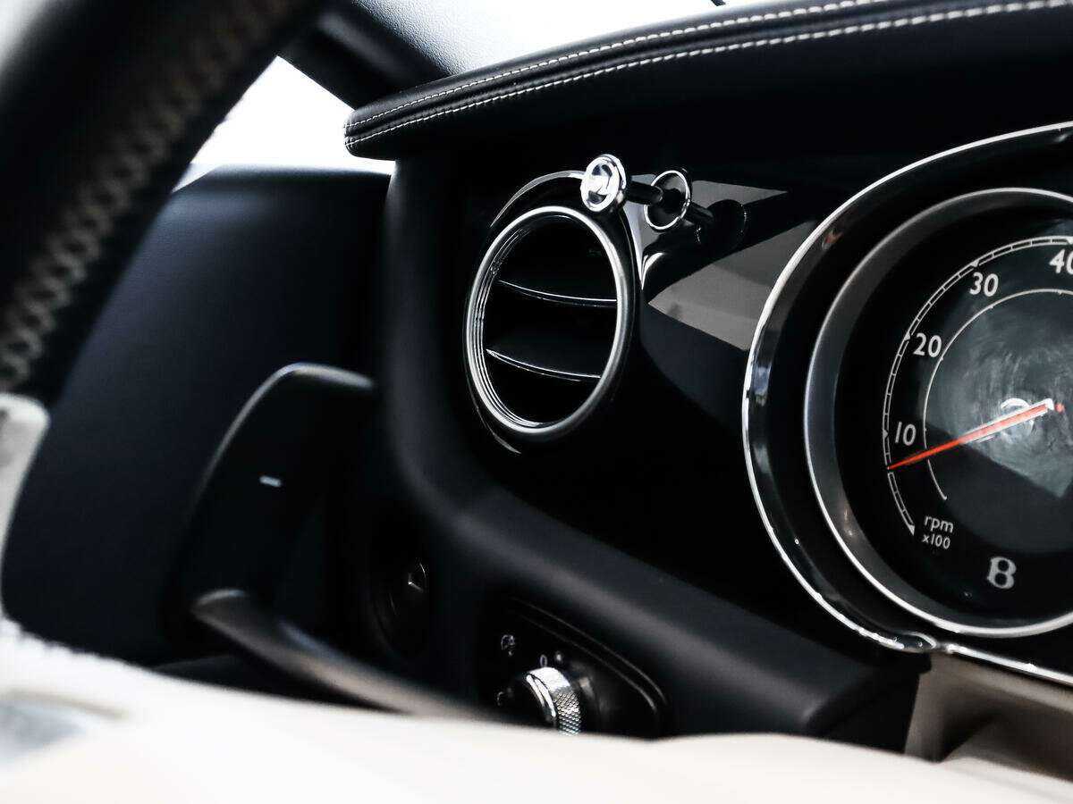Bentley Continental GT с пробегом — 2014 год. Фото: #13