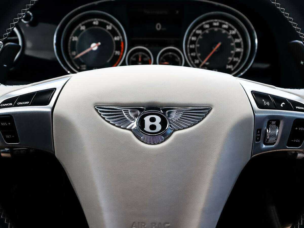 Bentley Continental GT с пробегом — 2014 год. Фото: #15
