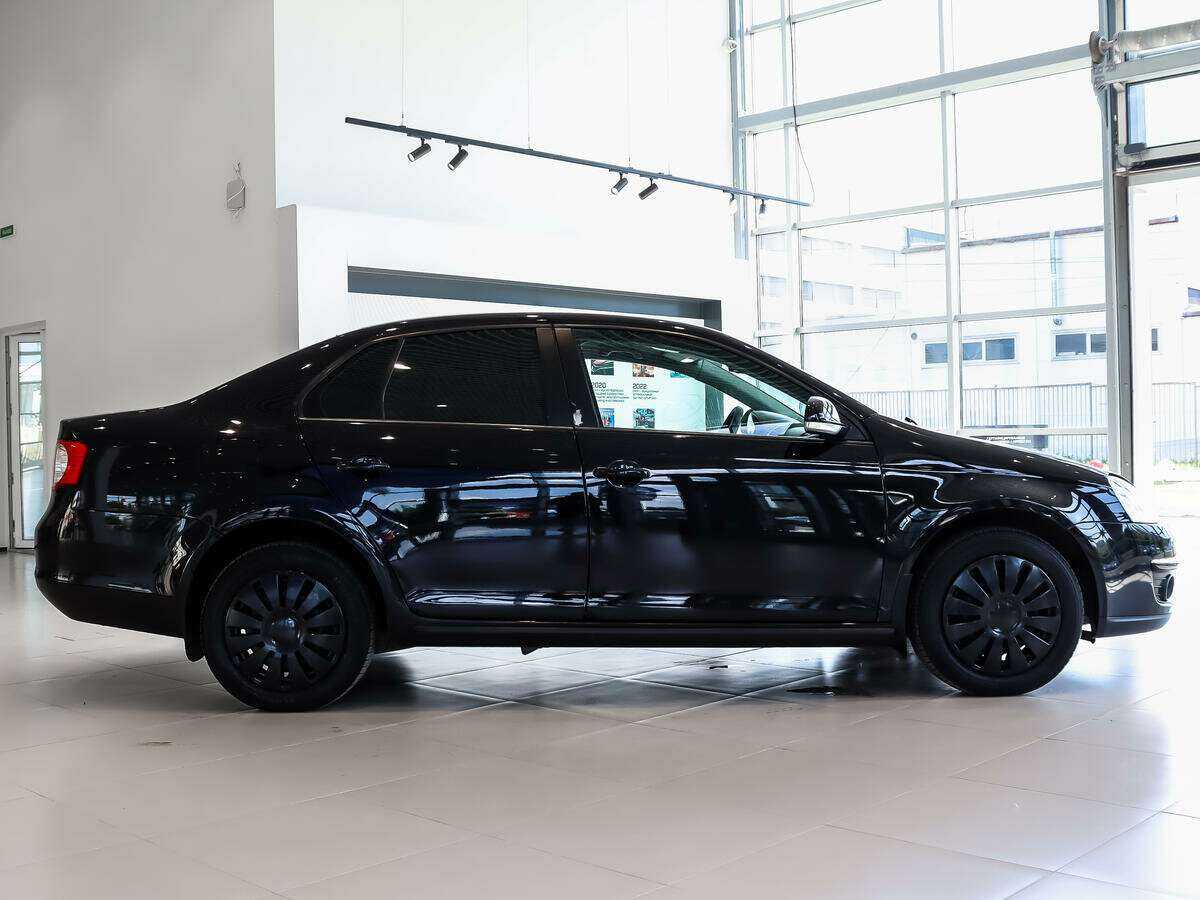 Volkswagen Jetta с пробегом — 2009 год. Фото: #3