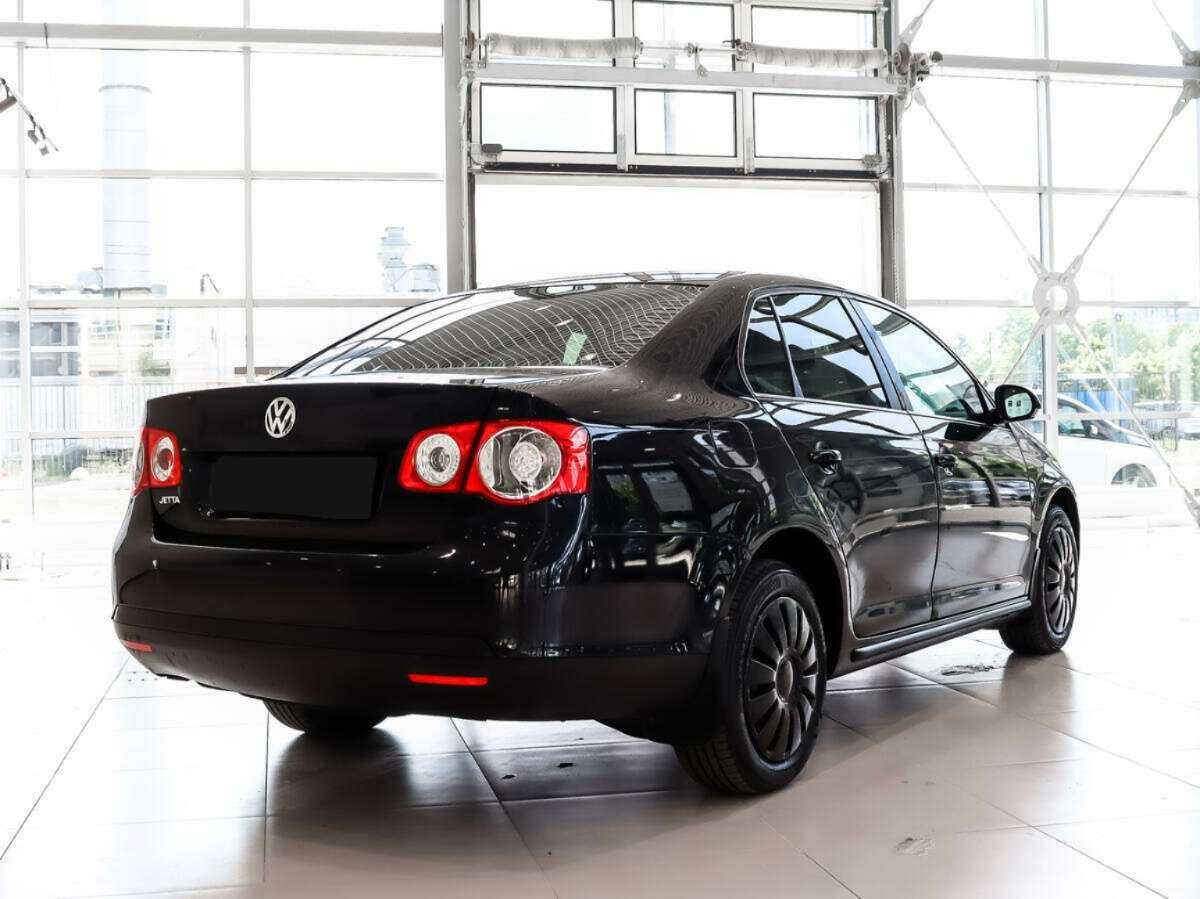 Volkswagen Jetta с пробегом — 2009 год. Фото: #4