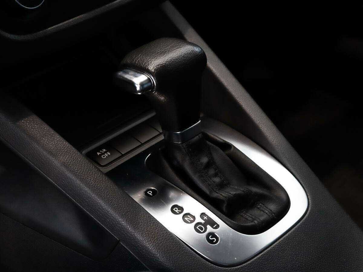 Volkswagen Jetta с пробегом — 2009 год. Фото: #10