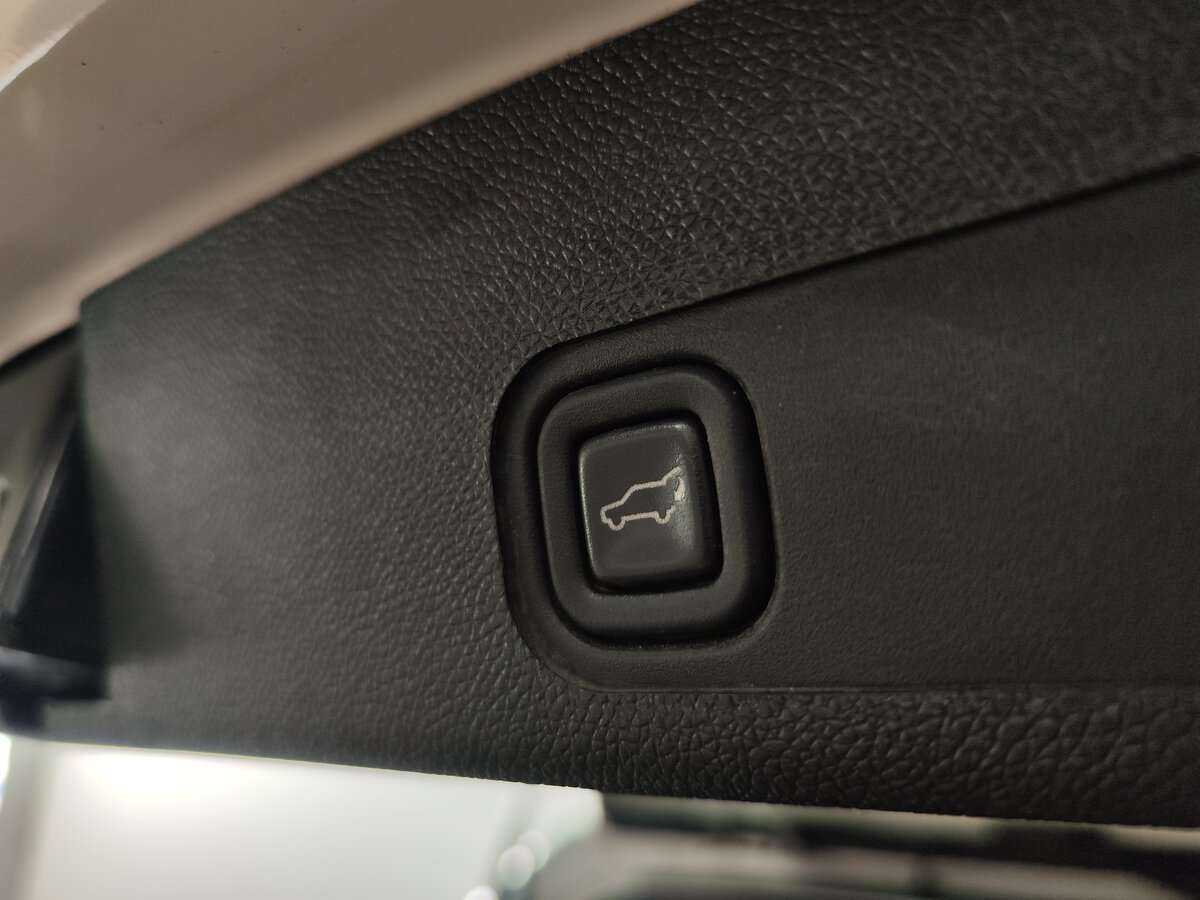 Chevrolet Tahoe с пробегом — 2012 год. Фото: #6