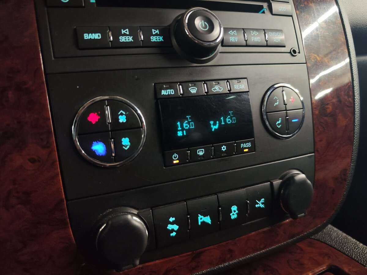 Chevrolet Tahoe с пробегом — 2012 год. Фото: #26