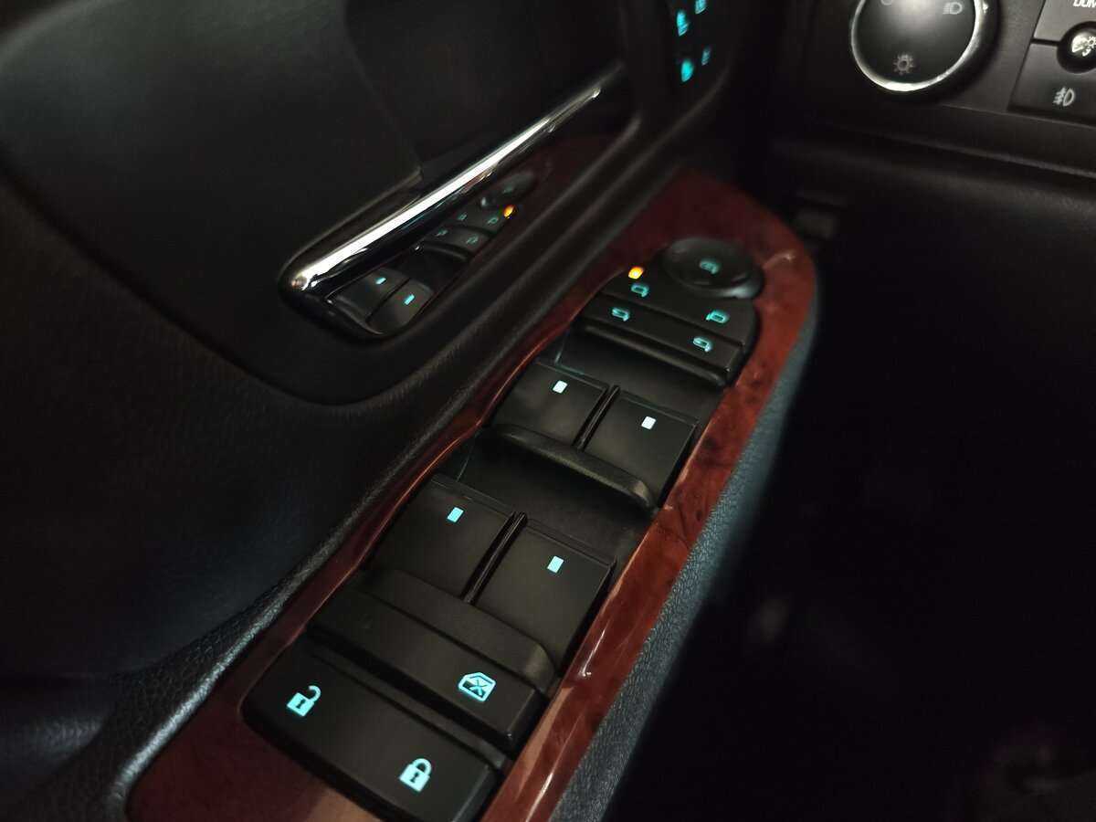 Chevrolet Tahoe с пробегом — 2012 год. Фото: #29