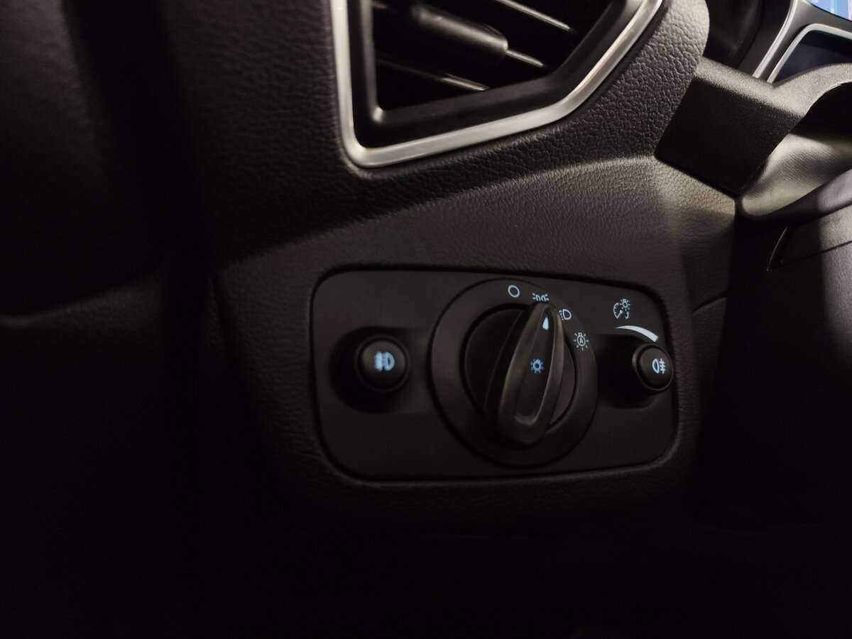 Ford Kuga с пробегом — 2015 год. Фото: #21