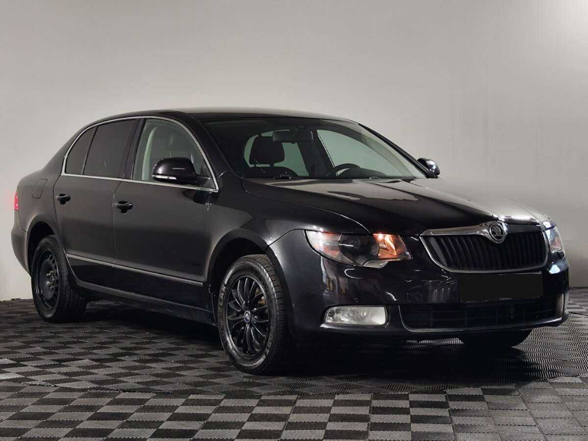 Skoda Superb с пробегом — 2010 год. Фото: #1