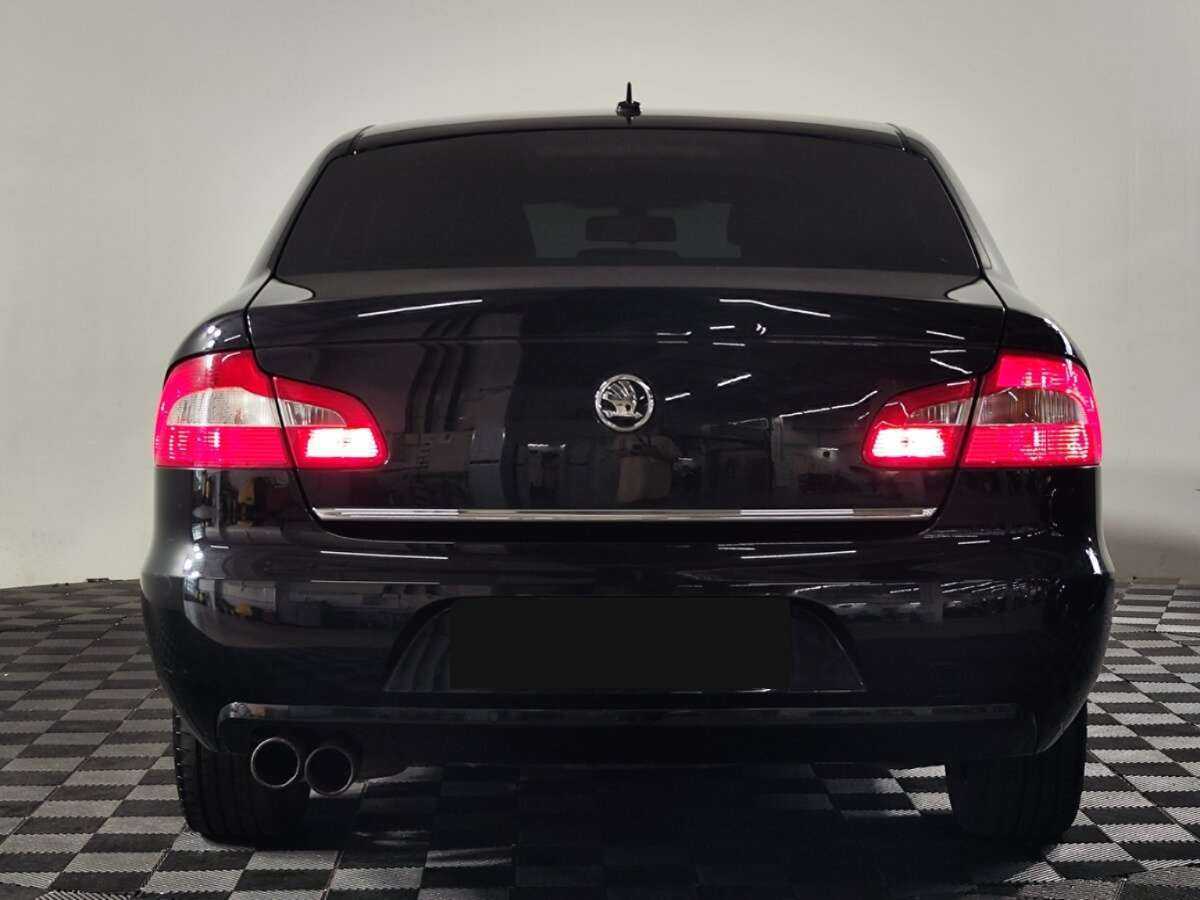 Skoda Superb с пробегом — 2010 год. Фото: #3