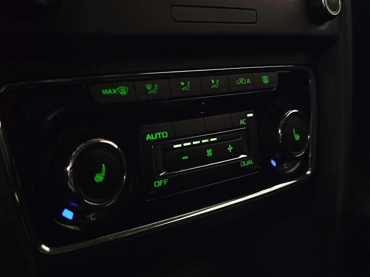 Skoda Superb с пробегом — 2010 год. Фото: #15