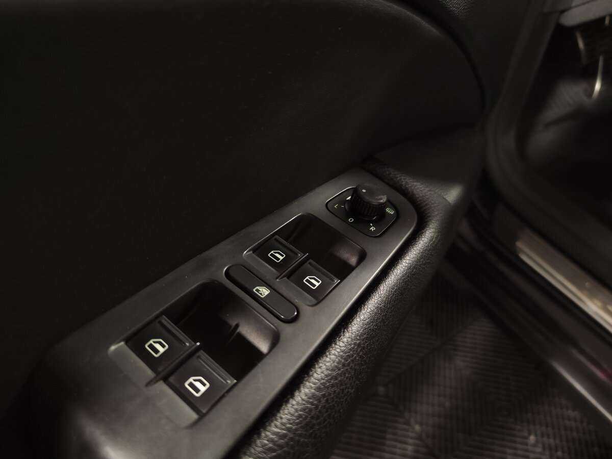 Skoda Superb с пробегом — 2010 год. Фото: #17