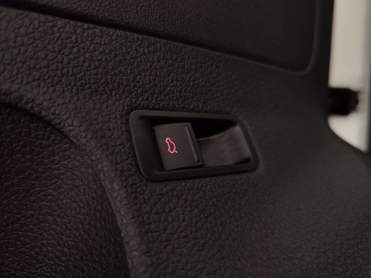 Volkswagen Polo с пробегом — 2011 год. Фото: #13