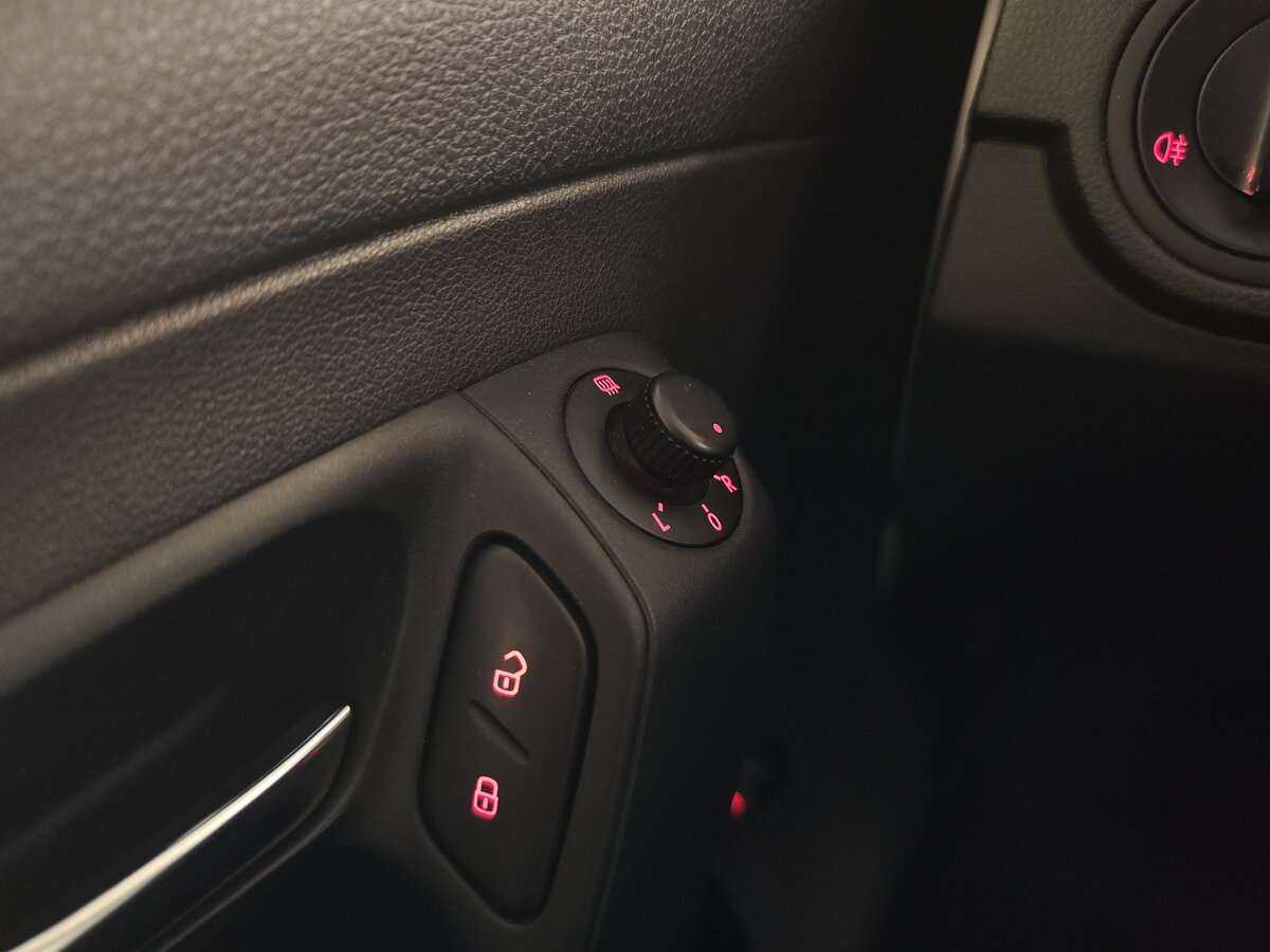 Volkswagen Polo с пробегом — 2011 год. Фото: #15