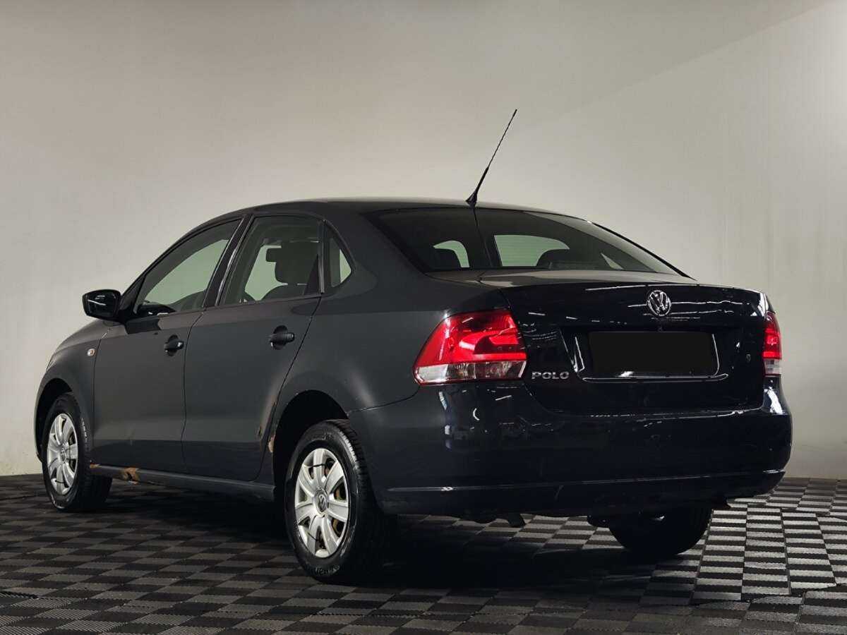 Volkswagen Polo с пробегом — 2011 год. Фото: #3