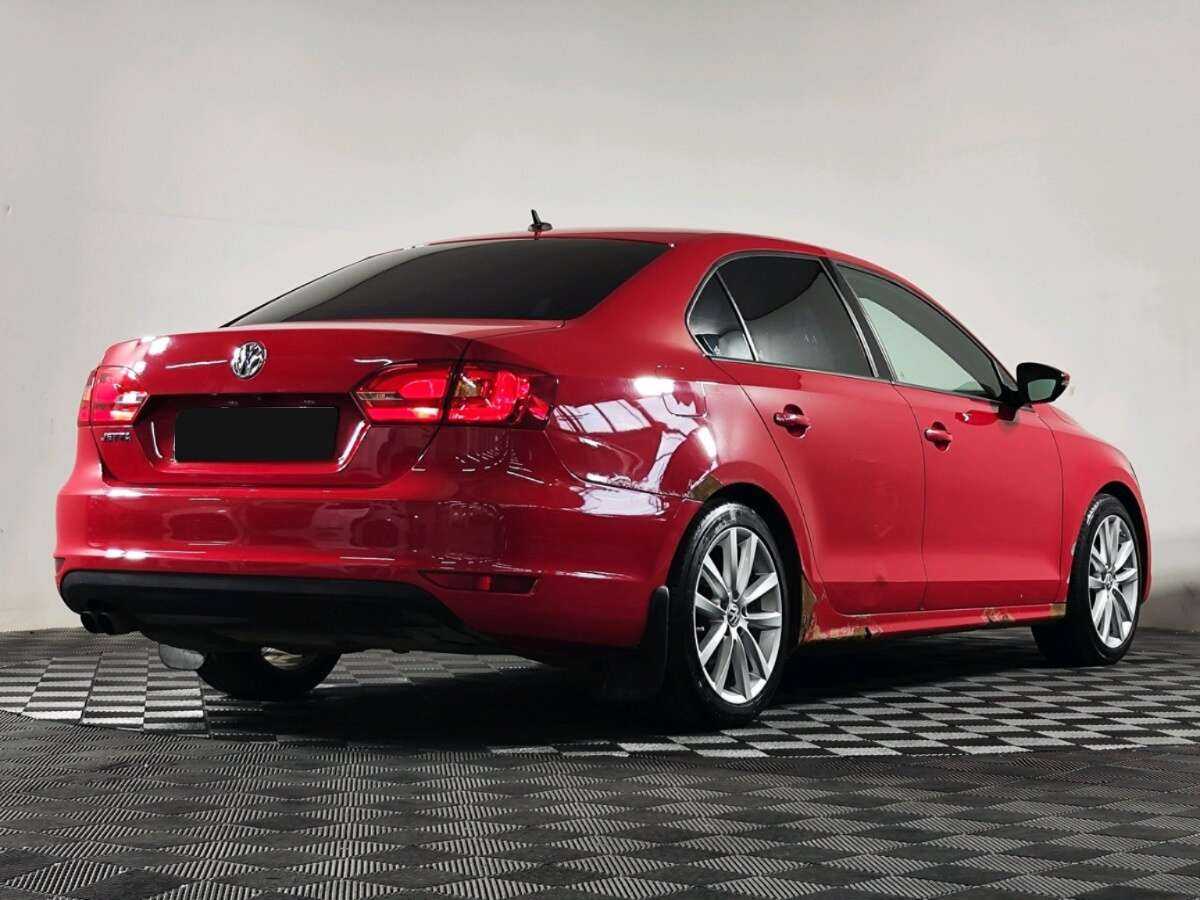 Volkswagen Jetta с пробегом — 2011 год. Фото: #3